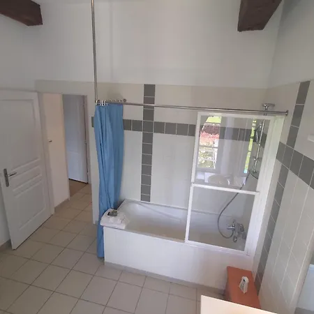 בית נופש Superbe Dans Ancien Presbytere Avec Confort, Proche Sites Historiques Et Thermes - Fr-1-589-1